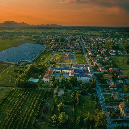 Corte Carezzabella Vakantieboerderij *